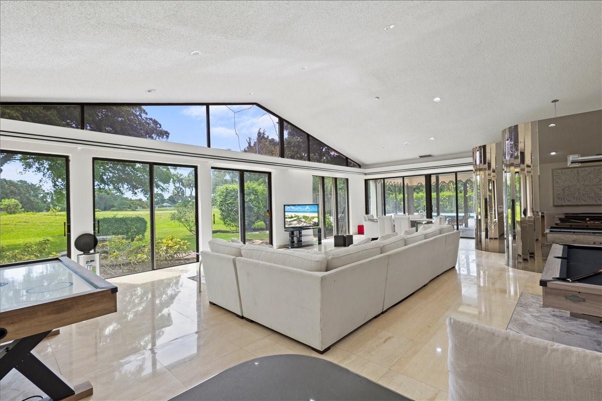 Woodlands Sec Four 66-25 - Residential Lease
