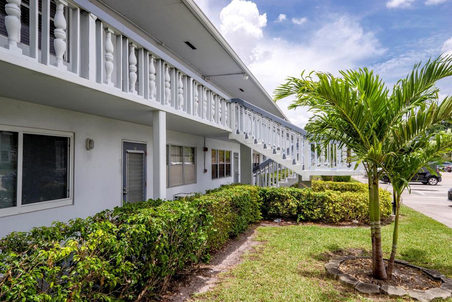 MOTIVATED SELLER! NEEDS Updating and Sold Furnished!