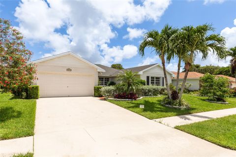 10821 Greentrail Dr Boynton Beach FL 33436