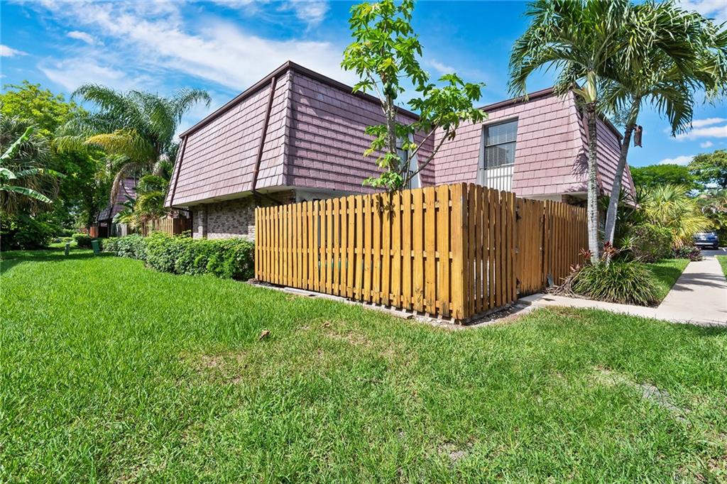 Courtyards at Boca - Residential