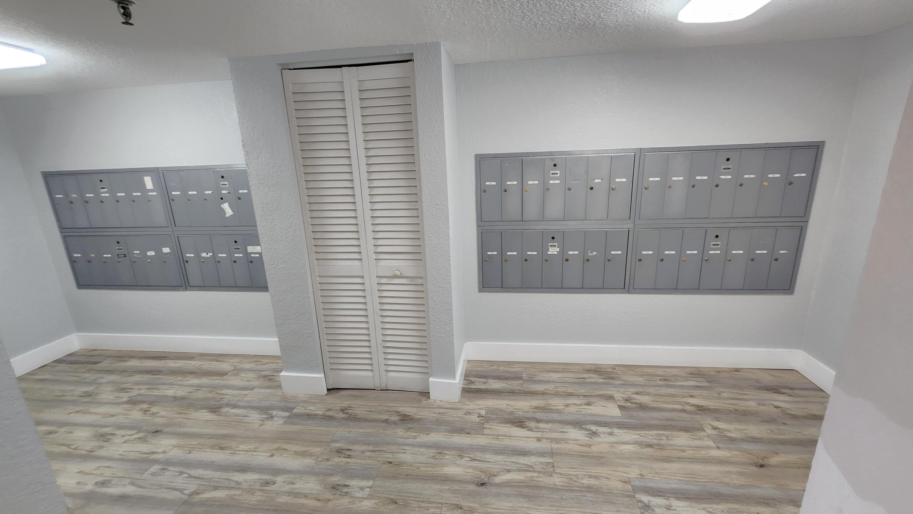 2455 Lindell Boulevard 3208