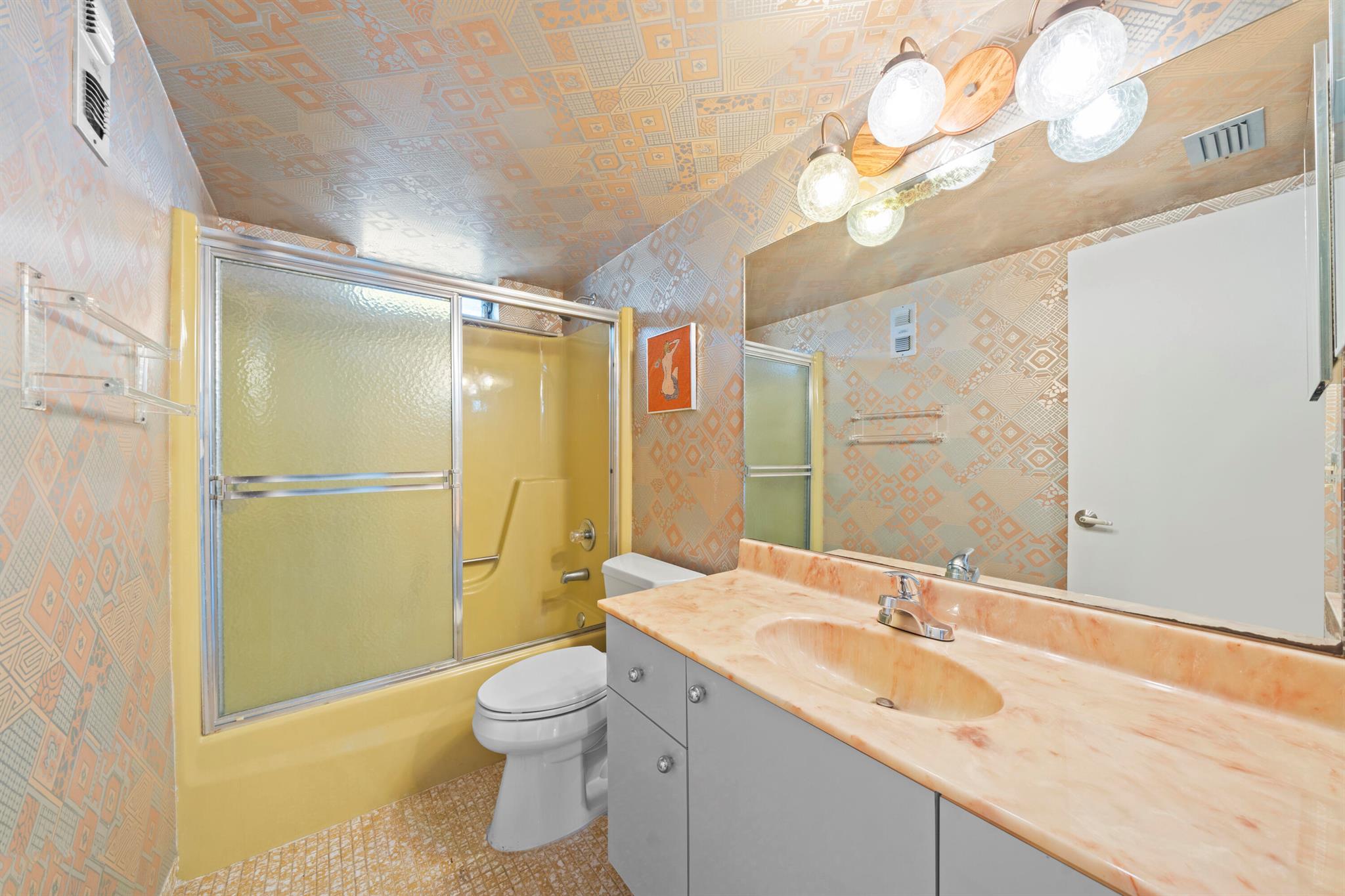 VILLAGE ROYALE ON THE GRE - Residential Lease