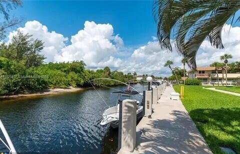 2840 NE 14TH ST Causeway 203A