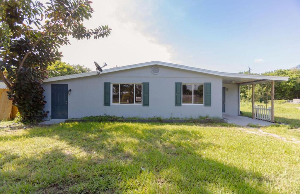 Photo of 2209 Barbara Avenue, Fort Pierce, FL 34982 (MLS # R11122777)