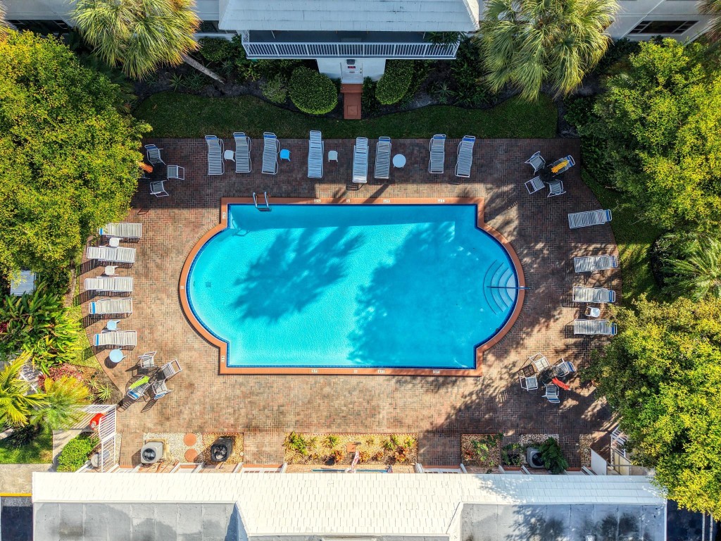 The Virginian Apts Co-op - Residential