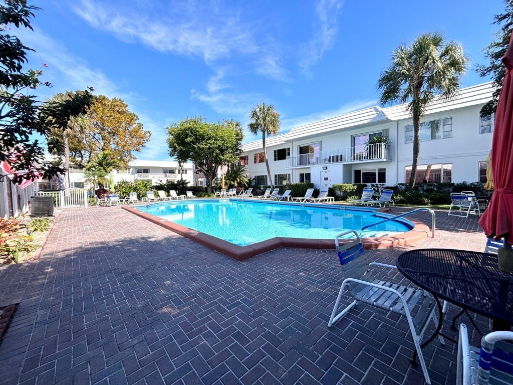 The Virginian Apts Co-op - Residential