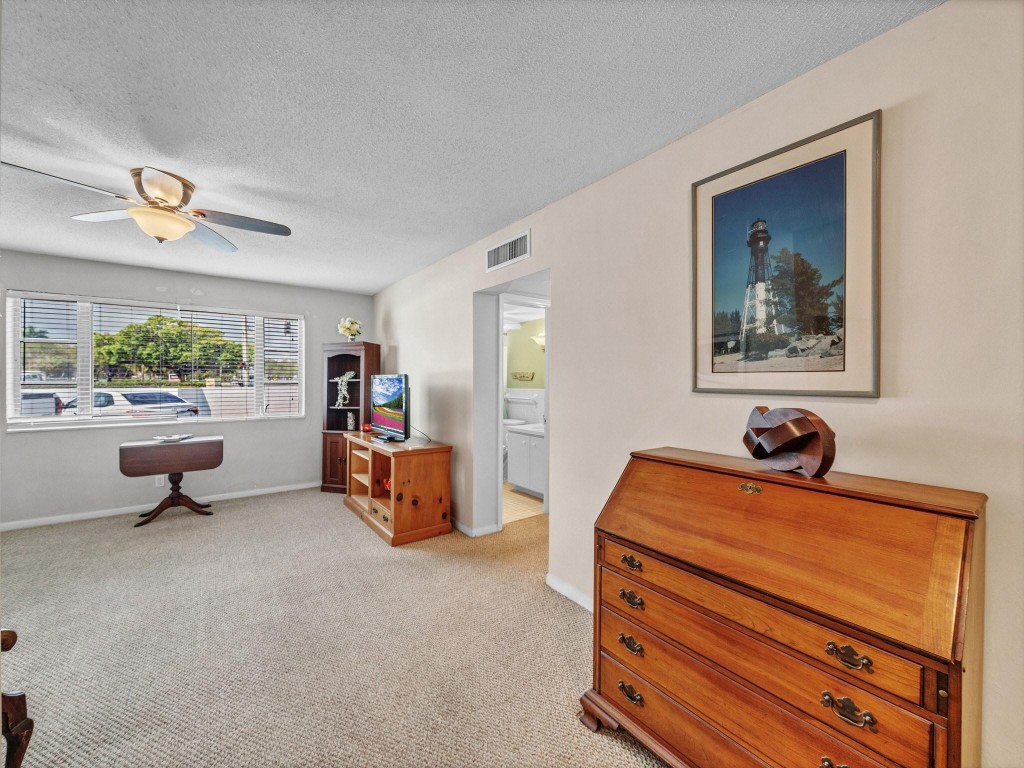 The Virginian Apts Co-op - Residential