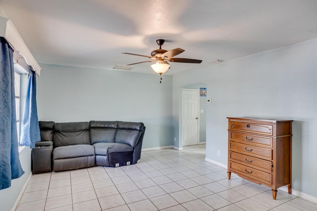 Photo of 1108 Mayflower Road, Fort Pierce, FL 34950 (MLS # R10948519)