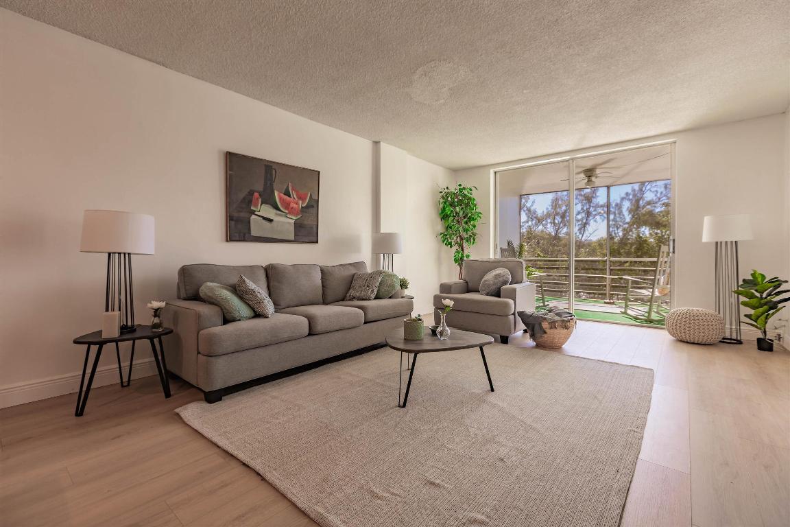 EASTERN SHORES WHITE HOUSE CONDO - Residential