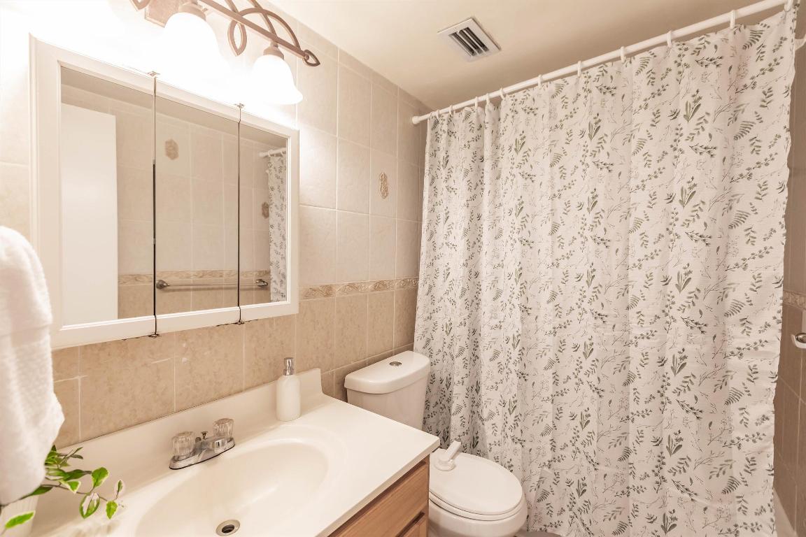 EASTERN SHORES WHITE HOUSE CONDO - Residential