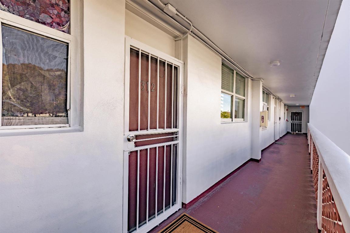 EASTERN SHORES WHITE HOUSE CONDO - Residential