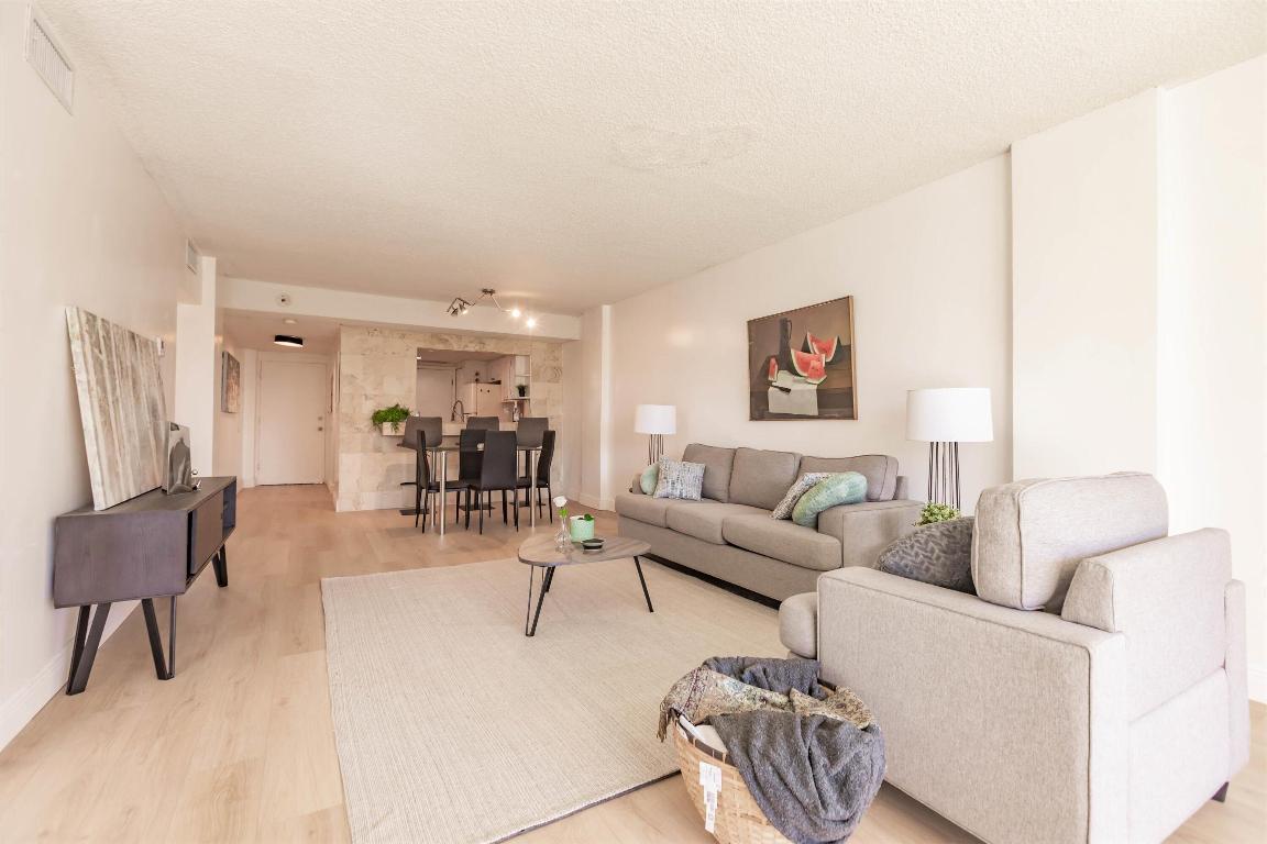 EASTERN SHORES WHITE HOUSE CONDO - Residential