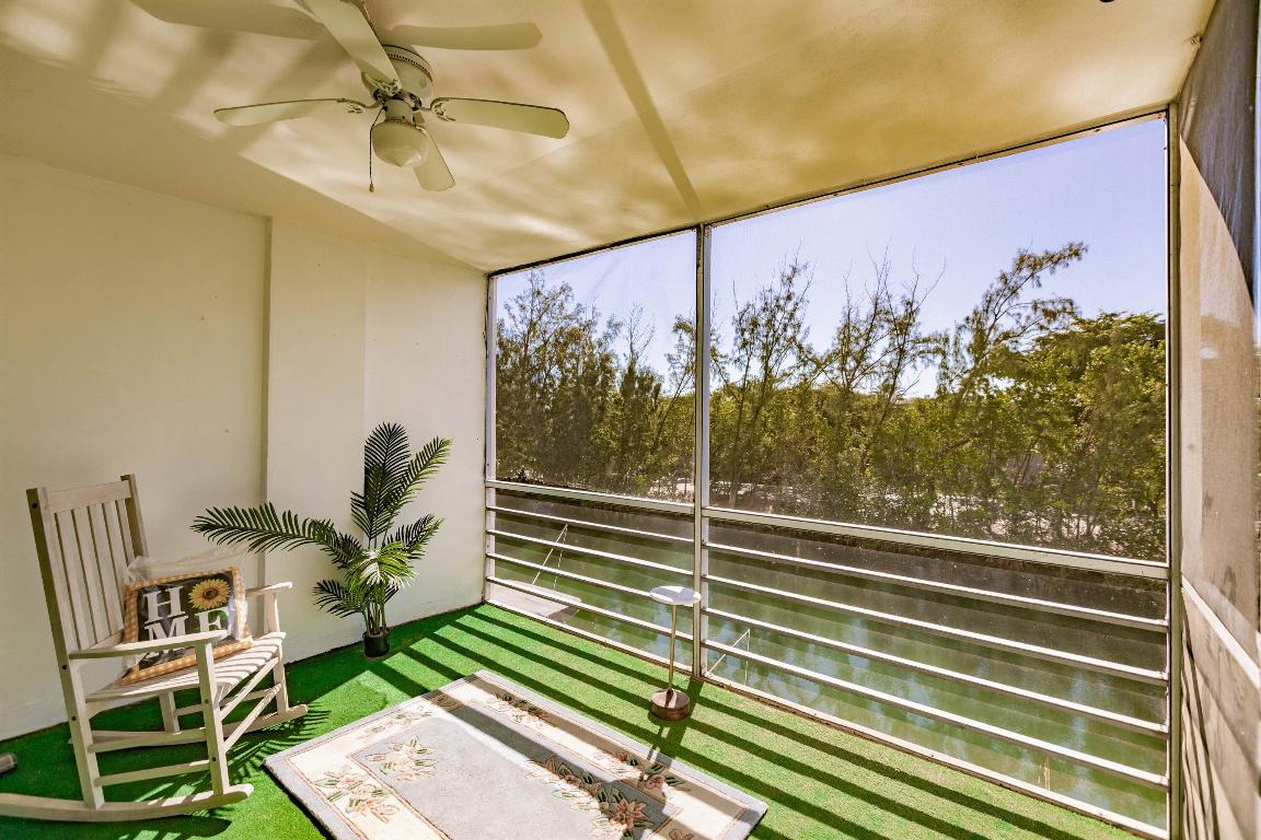 EASTERN SHORES WHITE HOUSE CONDO - Residential