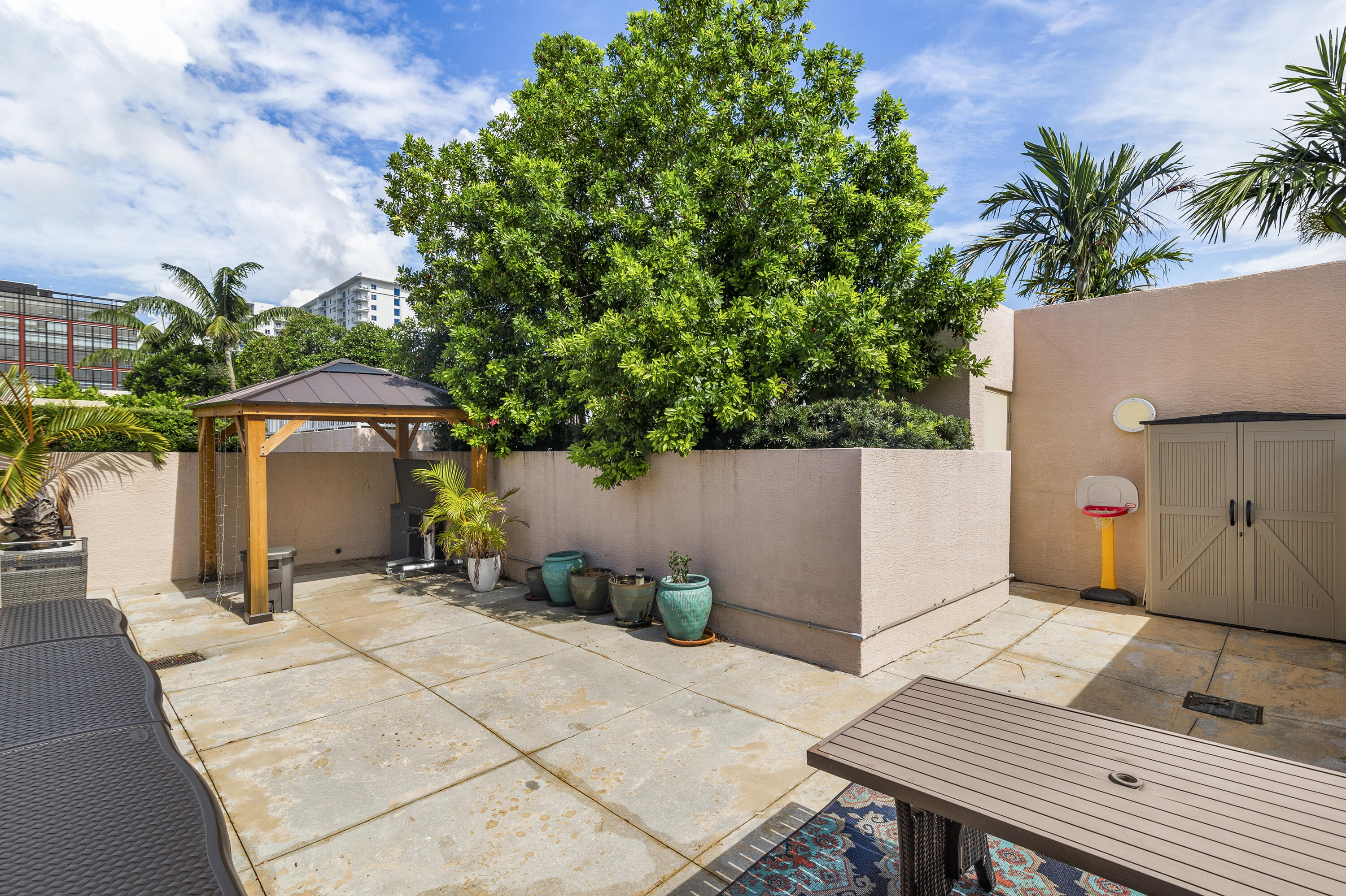 WHITNEY CONDO - Residential Lease