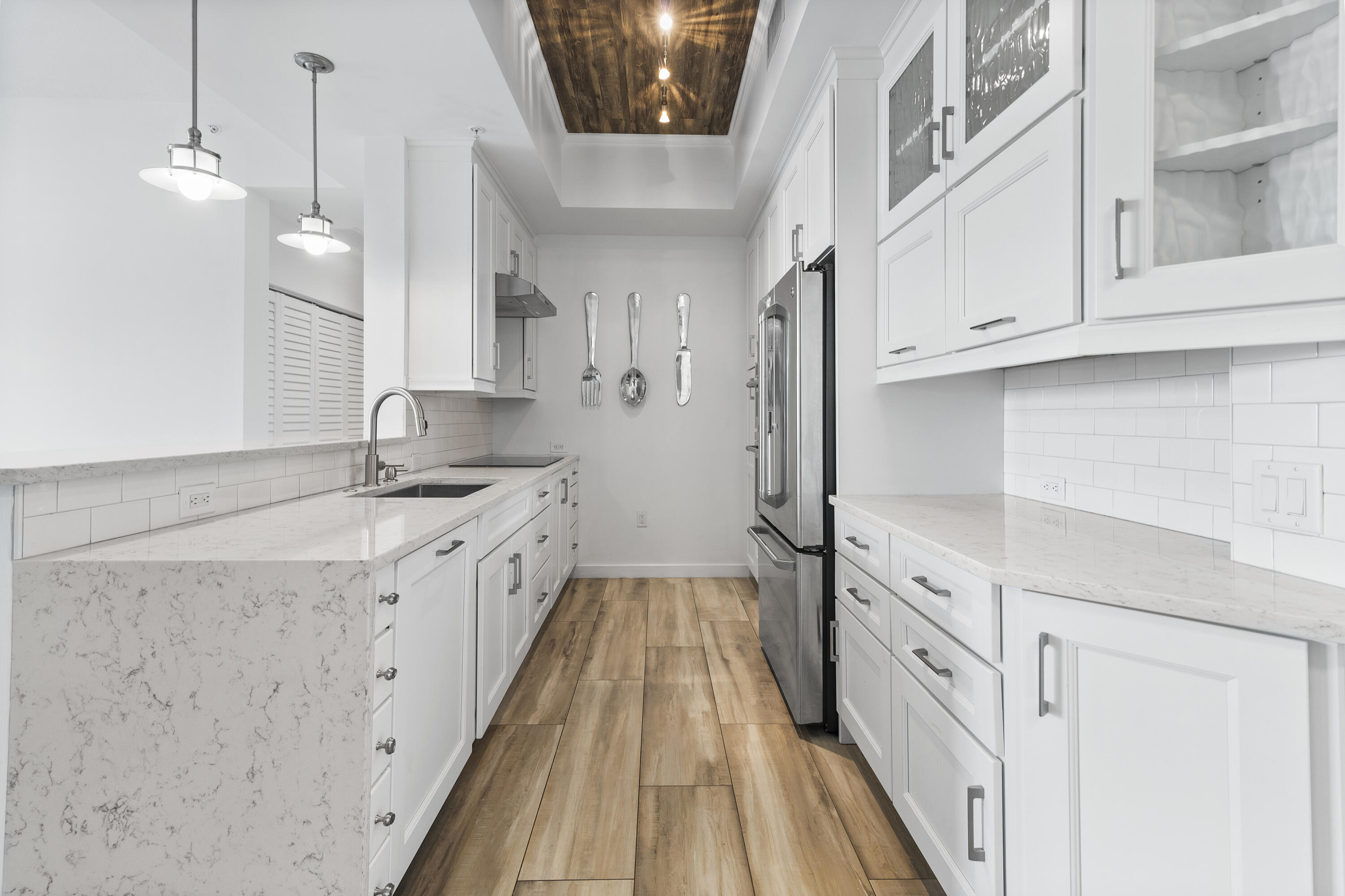 View photos, virtual tours, details... 410 Evernia Street 807