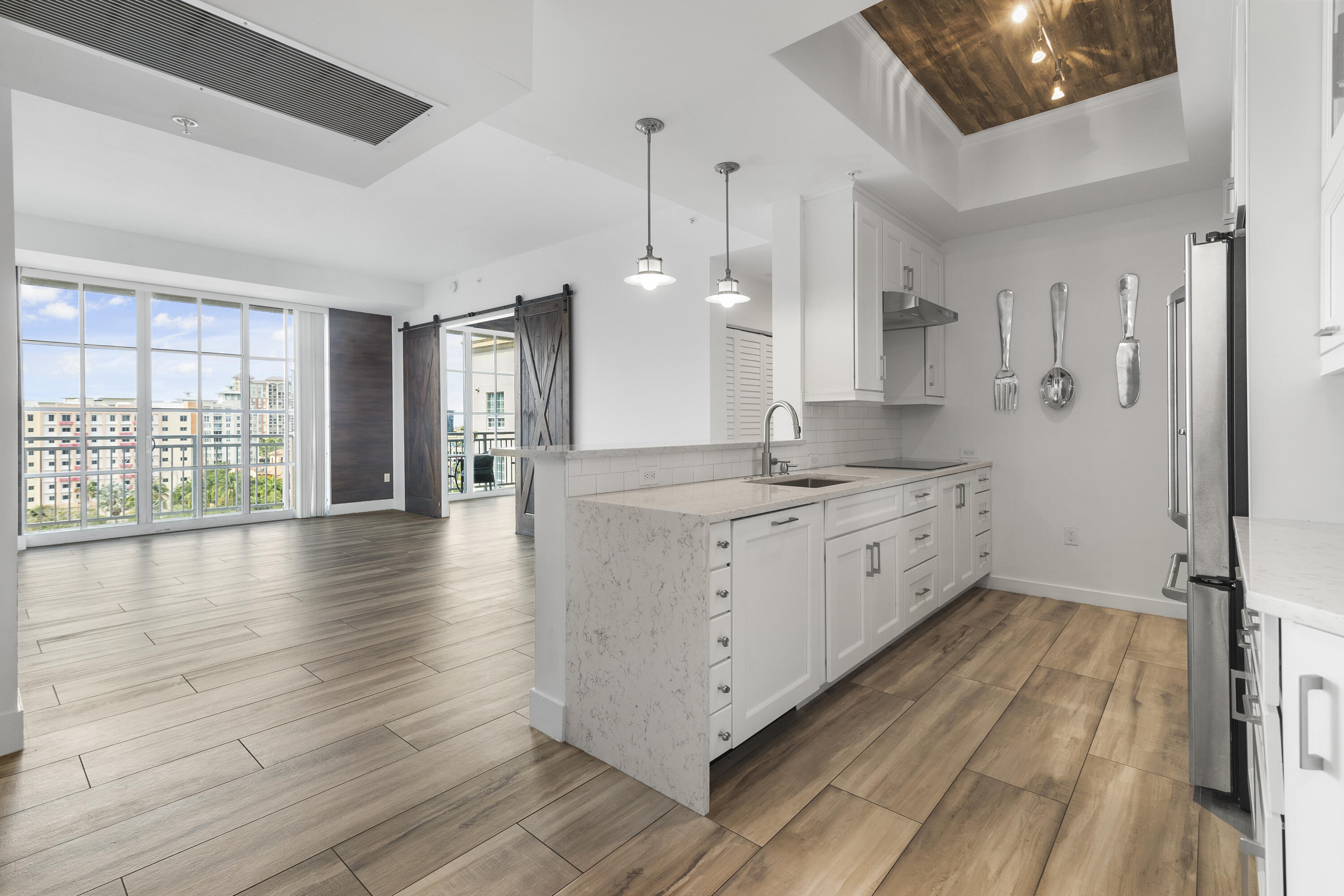 View photos, virtual tours, details... 410 Evernia Street 807