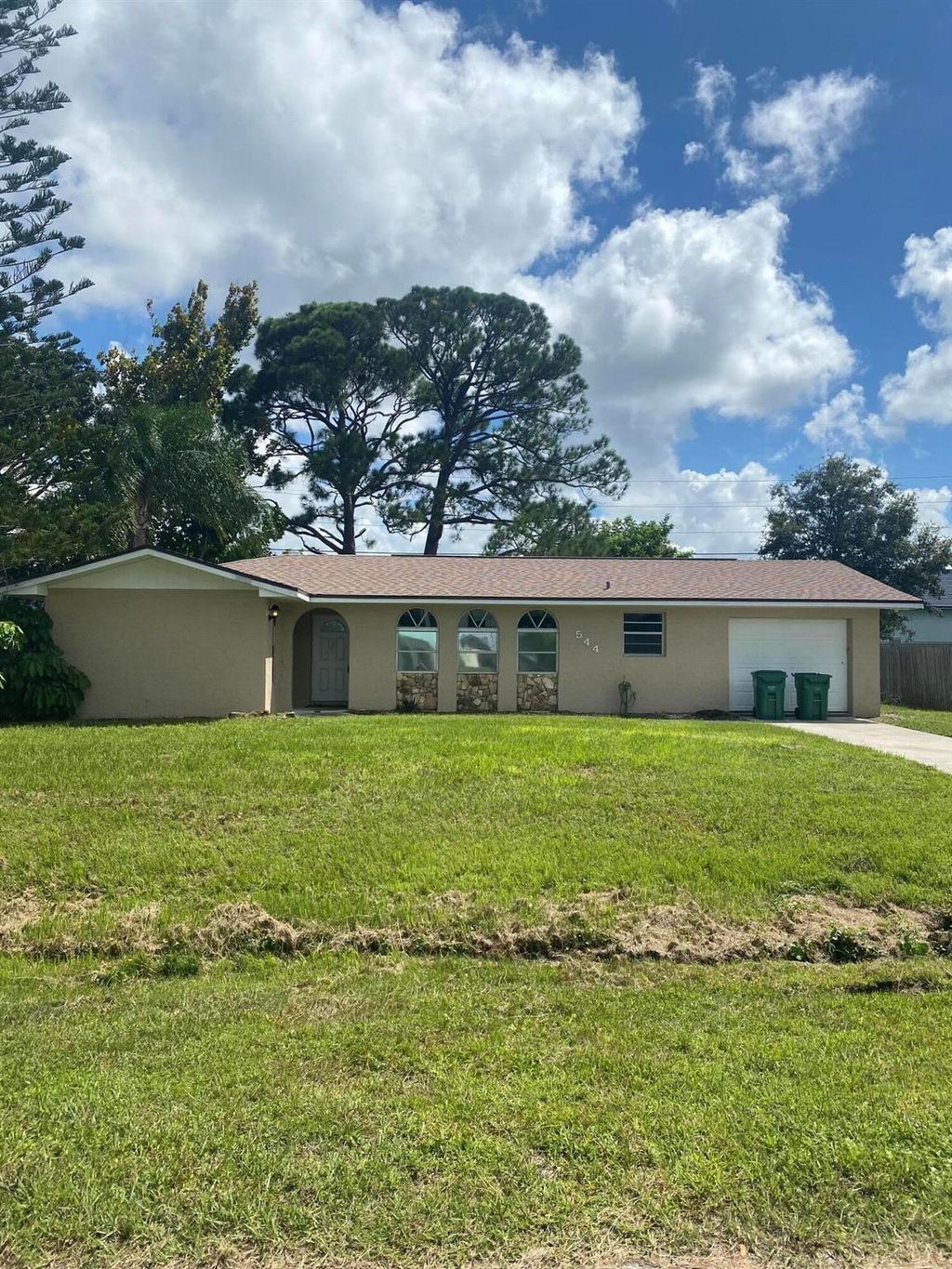 Photo of 544 SE Chapman Avenue, Port St Lucie, FL 34984 (MLS # R10936605)