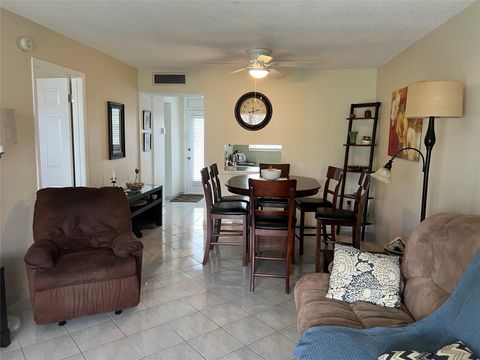 A home in Lauderdale Lakes