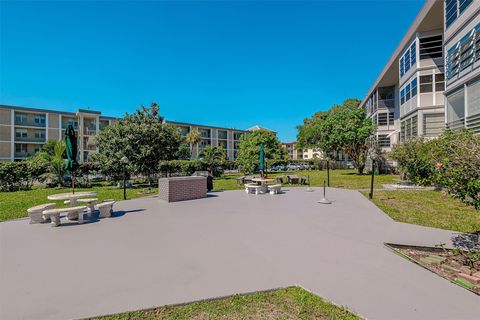 A home in Lauderdale Lakes