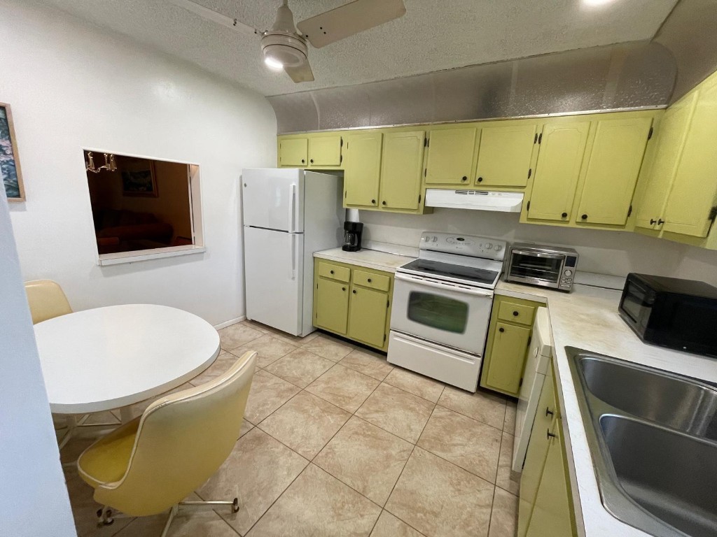 COVERED BRIDGE CONDO - Residential