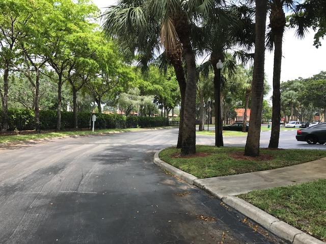 PARADISE COVE AT PALM BEACH LAKES CONDO - Residential