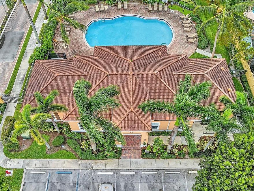 Wow! Stunning townhouse at the heart of Palm Beach Gardens. 3 Bedrooms , 3.5 Bathrooms ; open living -kitchen layout at entry . remodeled bathrooms ,new flooring , paint , plumbing and light fixtures . Newly resurfaced in the ground pool with a great patio area for entertaining Come and see this home today !  CAN BE RENTED RIGHT AWAY !! EVERY OFFER MUST HAVE AT LEAST %2 ESCROW DEPOSIT , FINANCE TAKING BUYERS SHOULD BE PRE-APPROVED (DU) Desktop Underwriter BEFORE SUBMITTING AN OFFER. HOA & SELLER ADDENDUM ATTACHED TO THE LISTING'S DOCUMENTS .