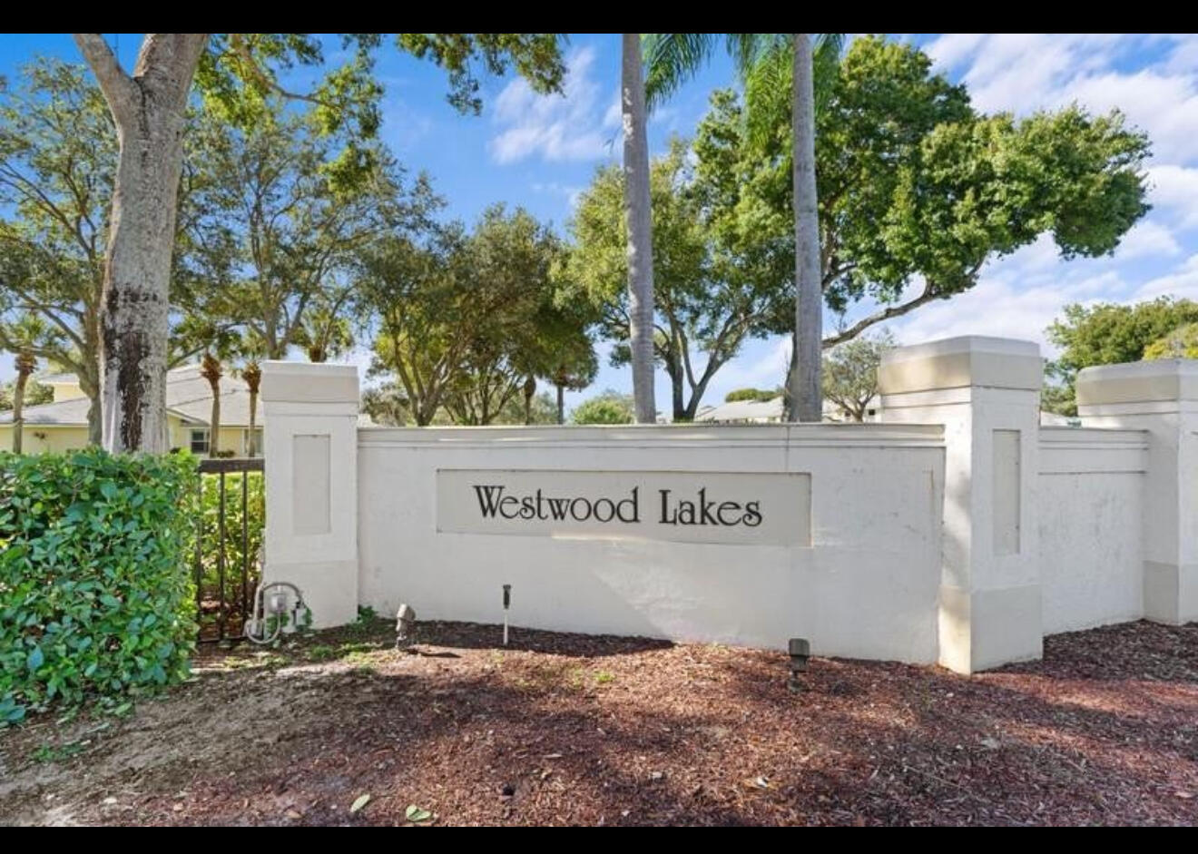 WESTWOOD LAKES 4 WESTWOOD GARDENS - Residential