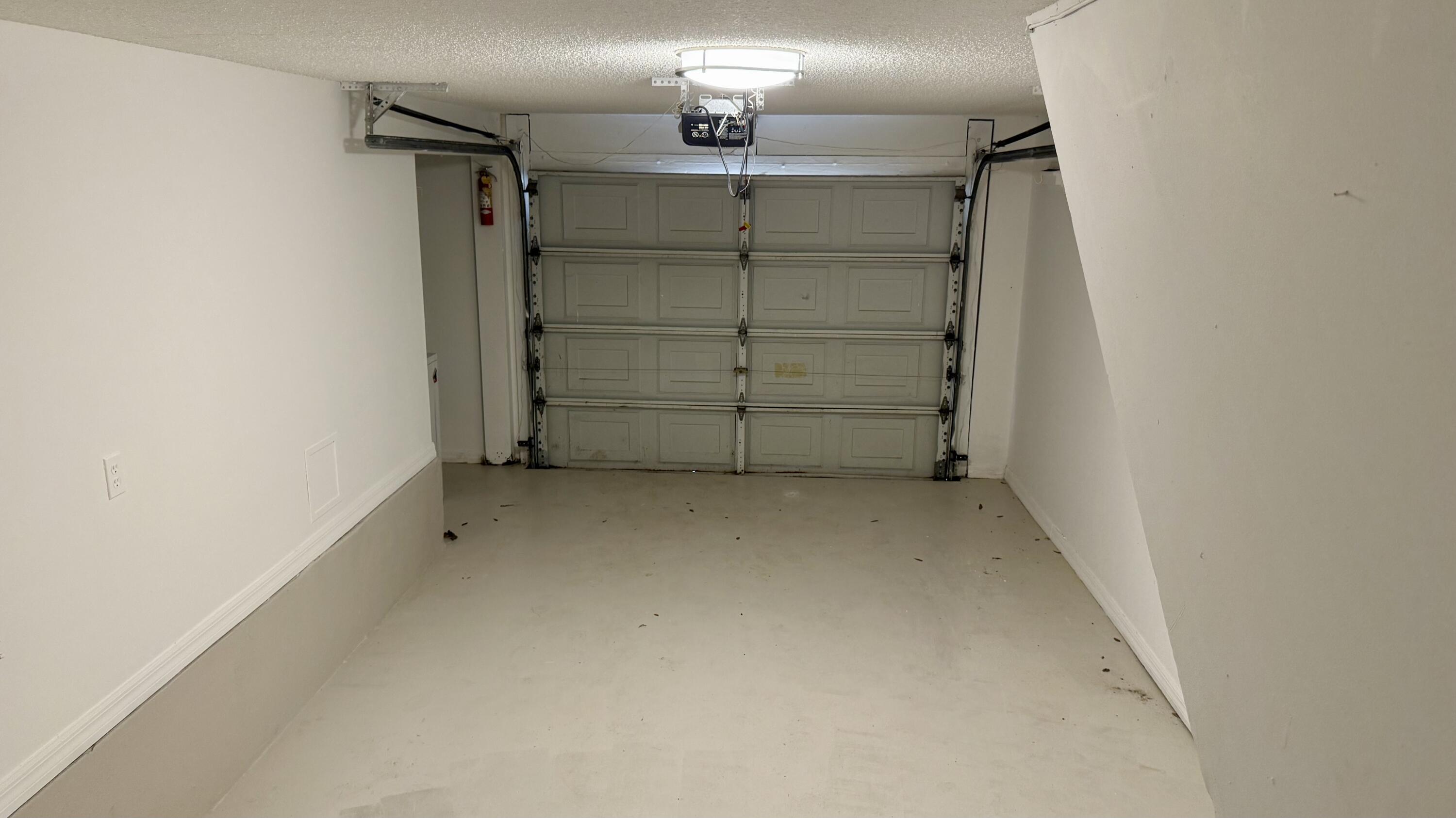 WESTWOOD LAKES 4 WESTWOOD GARDENS - Residential