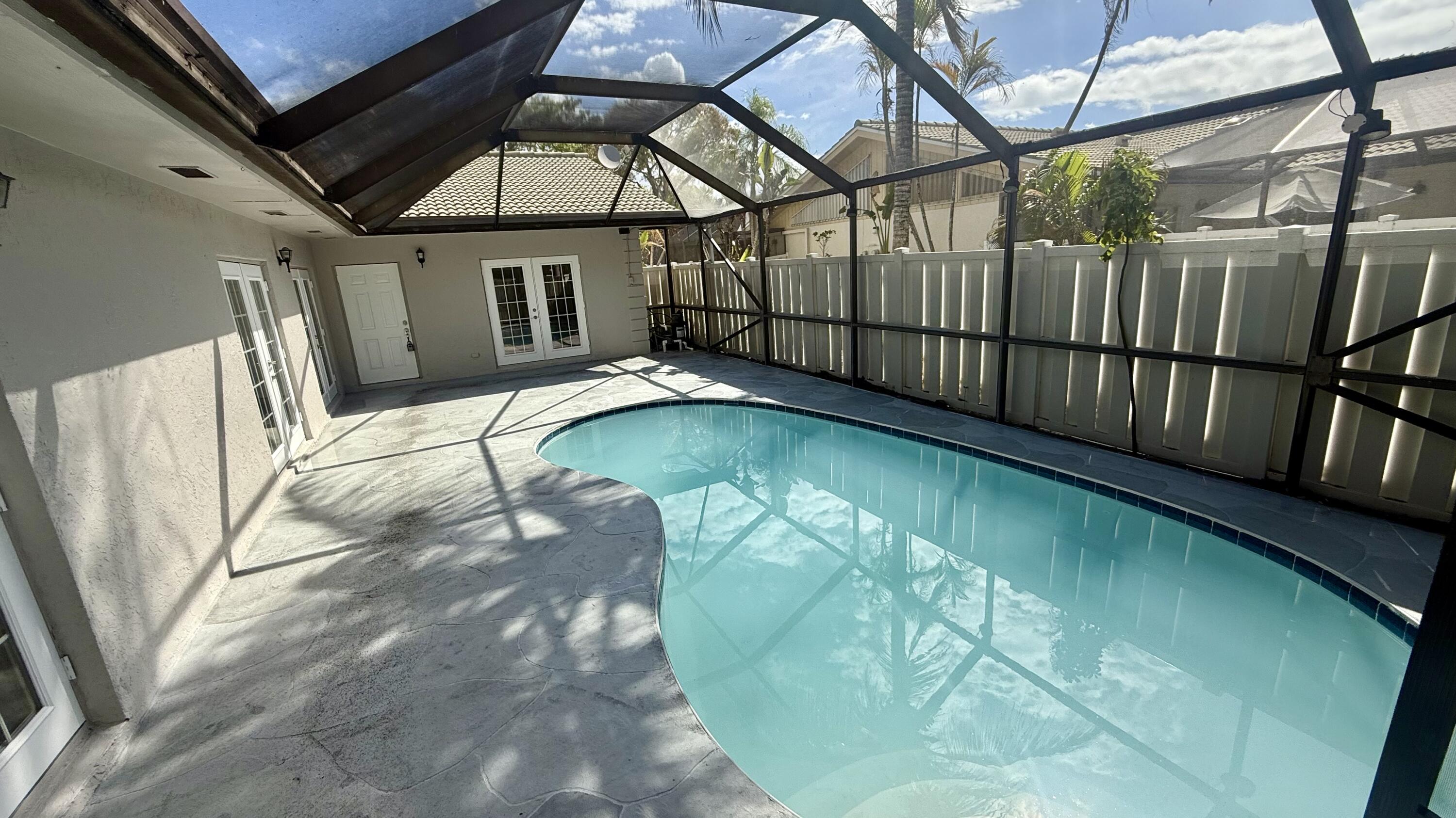 WESTWOOD LAKES 4 WESTWOOD GARDENS - Residential