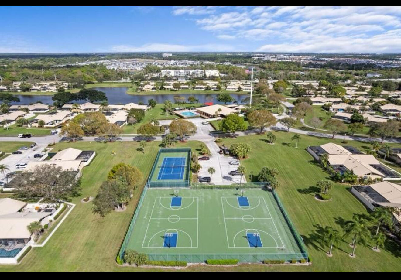 WESTWOOD LAKES 4 WESTWOOD GARDENS - Residential