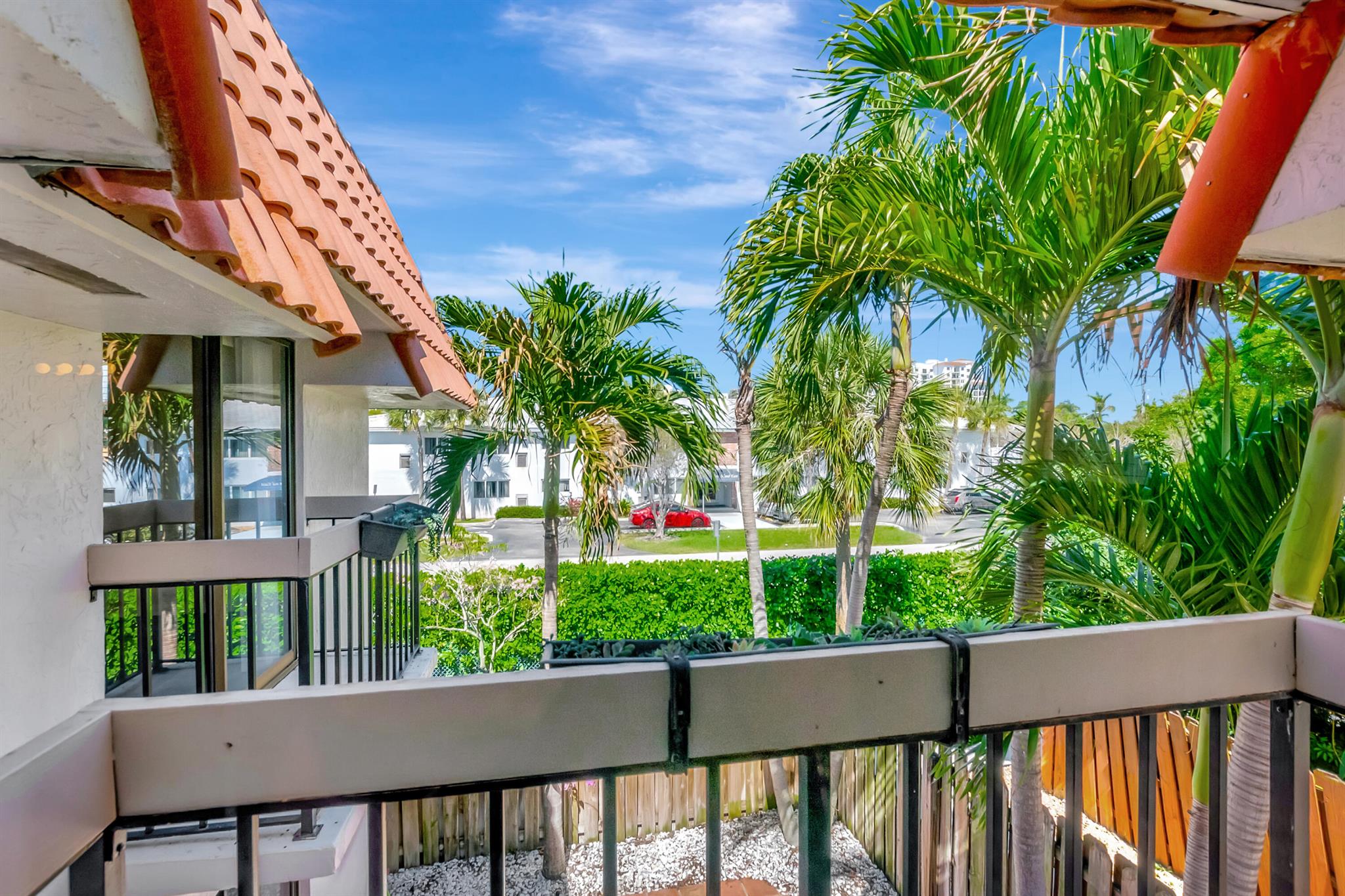 LANDMARK TOWNHOUSES OF BO - Residential