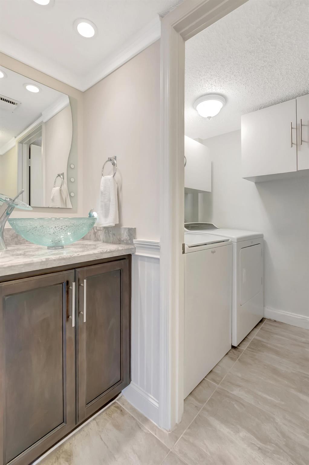 LANDMARK TOWNHOUSES OF BO - Residential