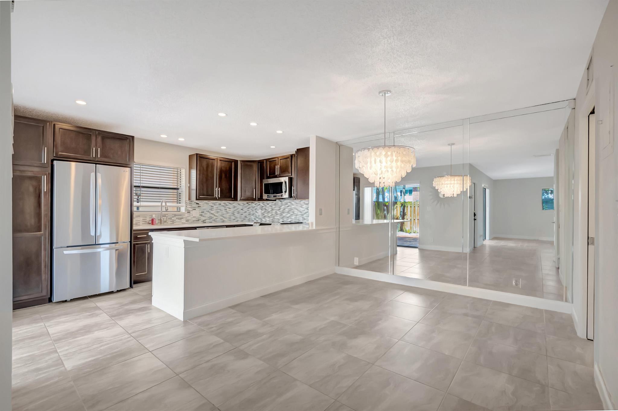 LANDMARK TOWNHOUSES OF BO - Residential