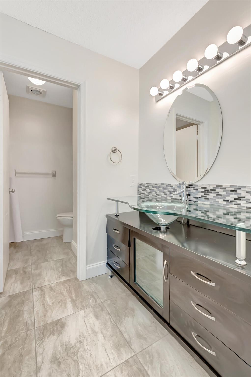 LANDMARK TOWNHOUSES OF BO - Residential