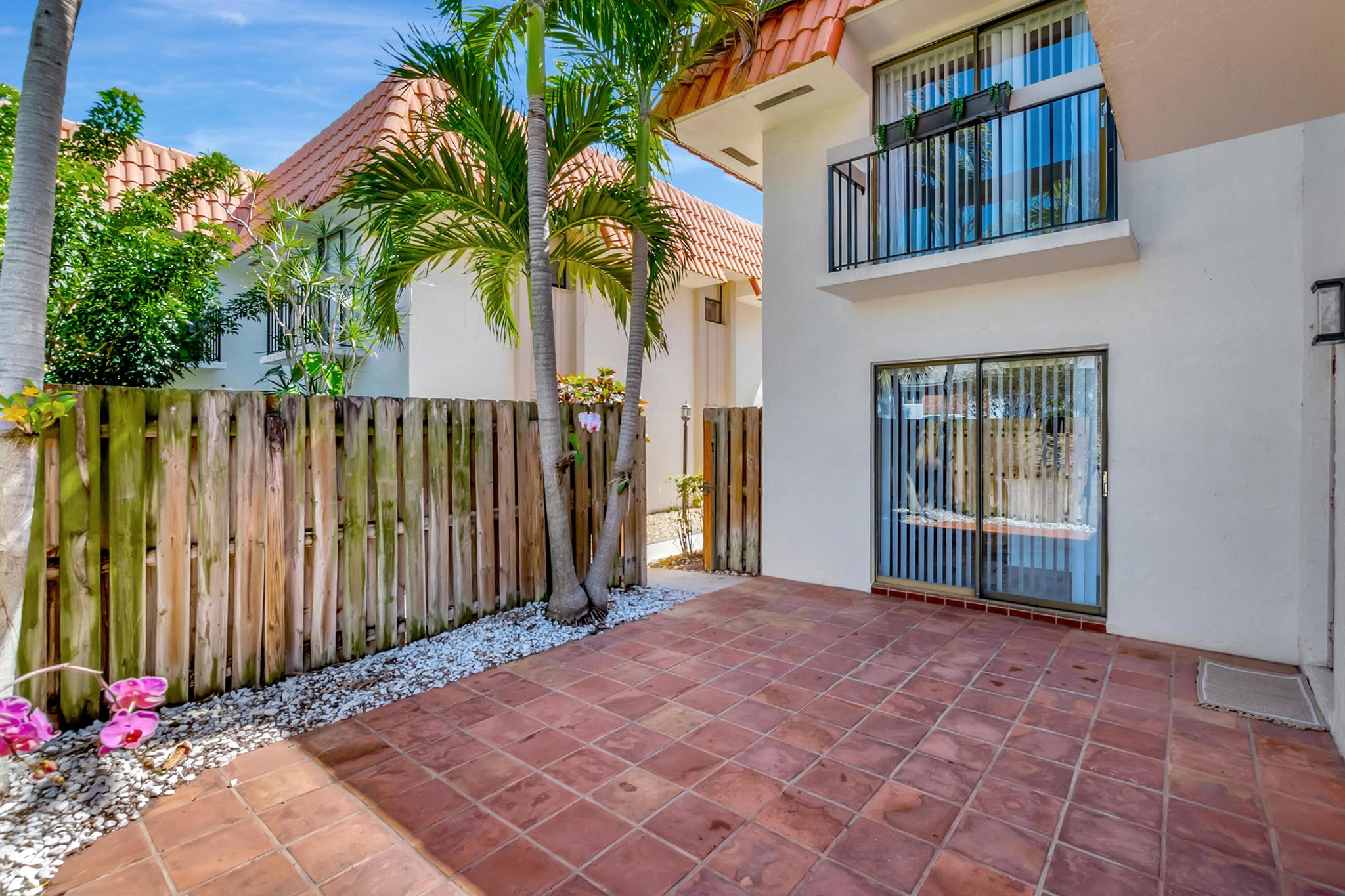 LANDMARK TOWNHOUSES OF BO - Residential