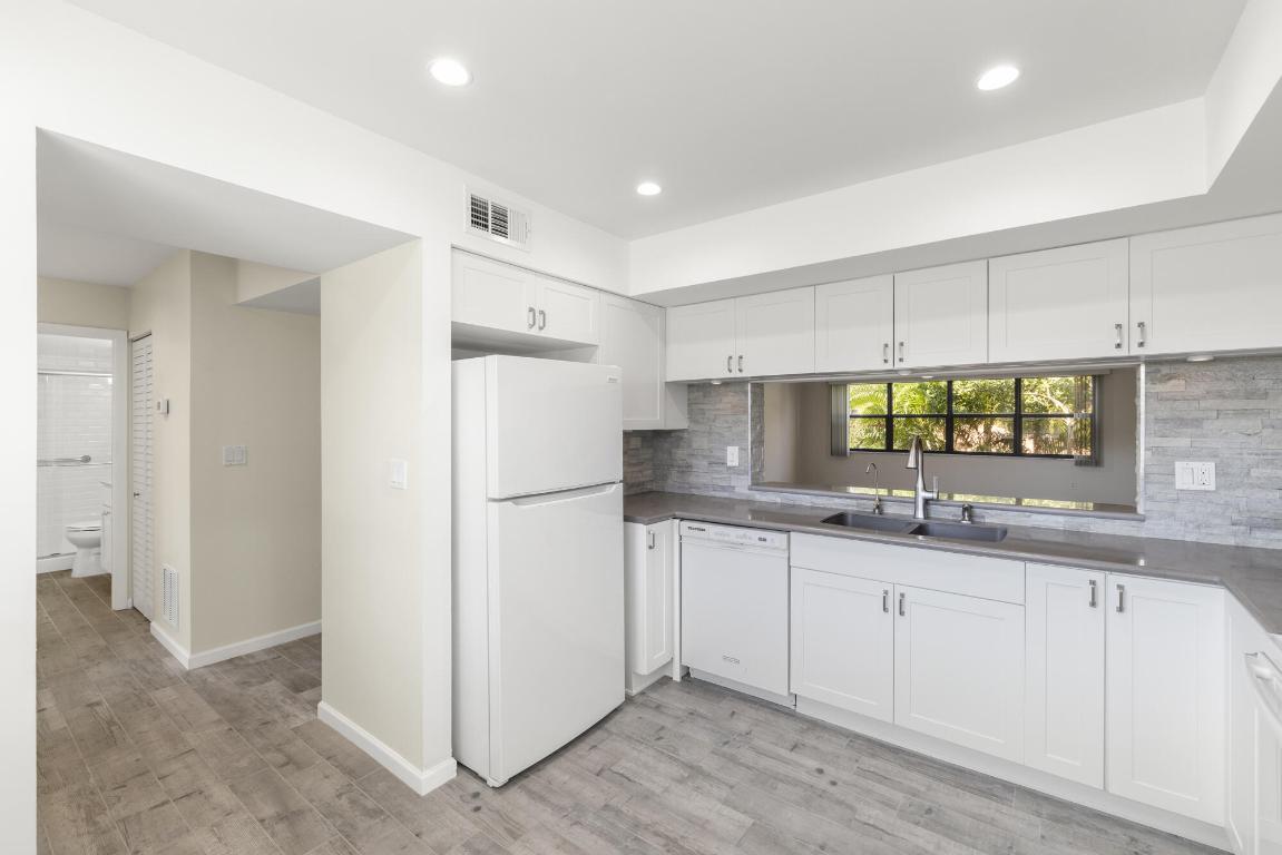 6670 Villa Sonrisa Drive 221