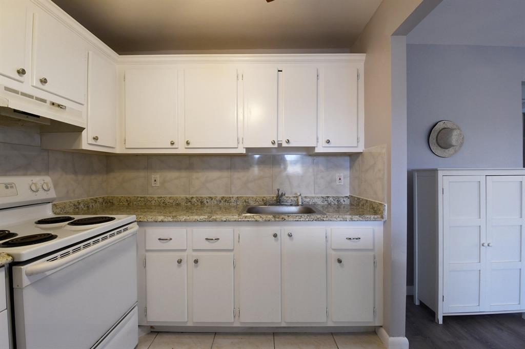 KINGS POINT SAXONY CONDOS - Residential