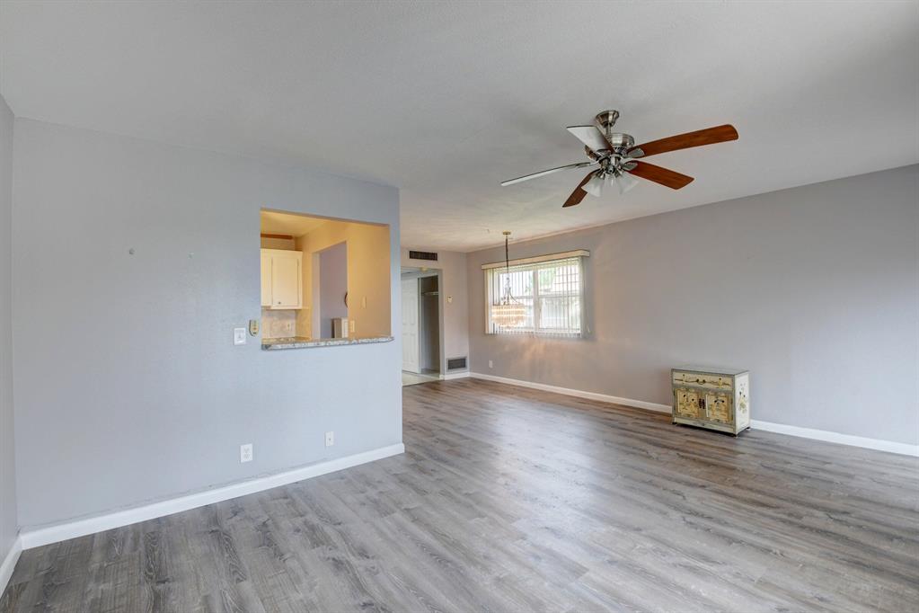 KINGS POINT SAXONY CONDOS - Residential