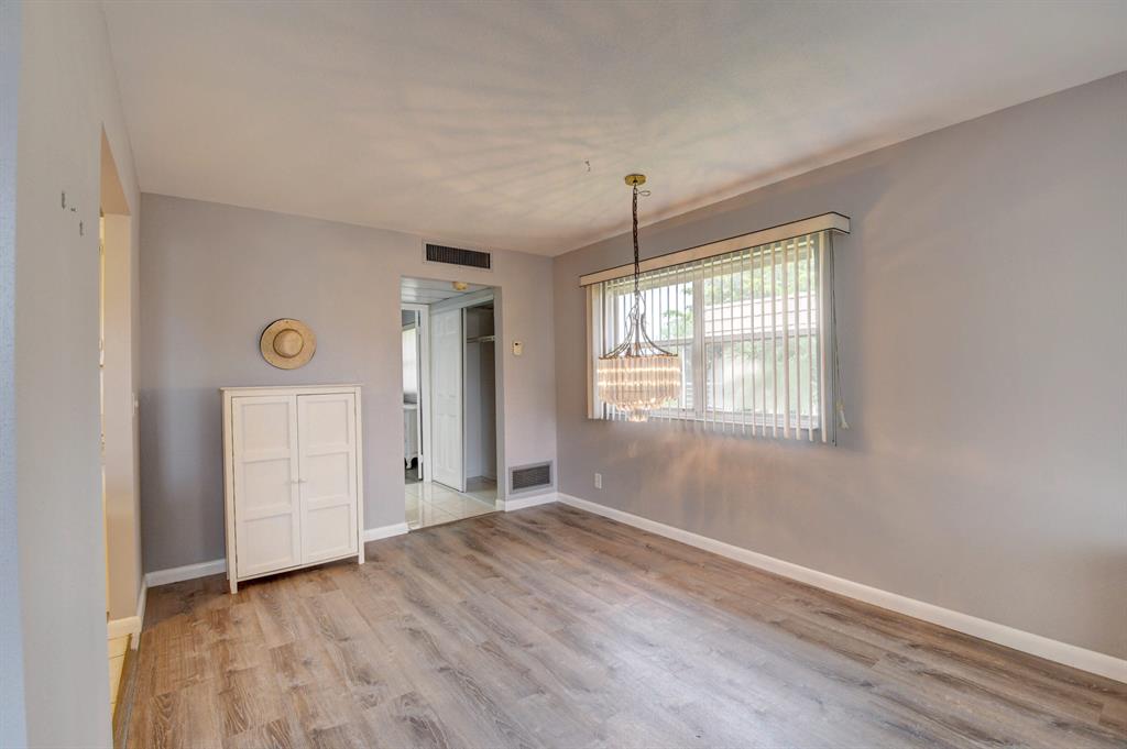 KINGS POINT SAXONY CONDOS - Residential