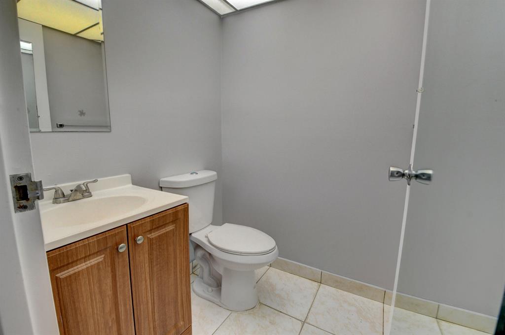 KINGS POINT SAXONY CONDOS - Residential