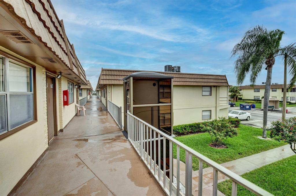 KINGS POINT SAXONY CONDOS - Residential