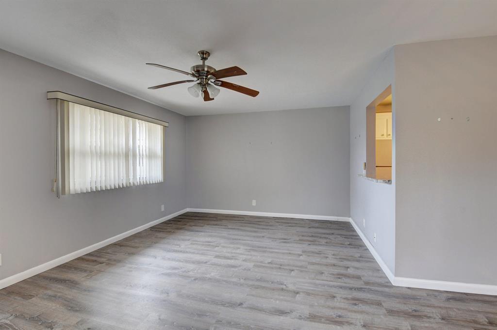 KINGS POINT SAXONY CONDOS - Residential