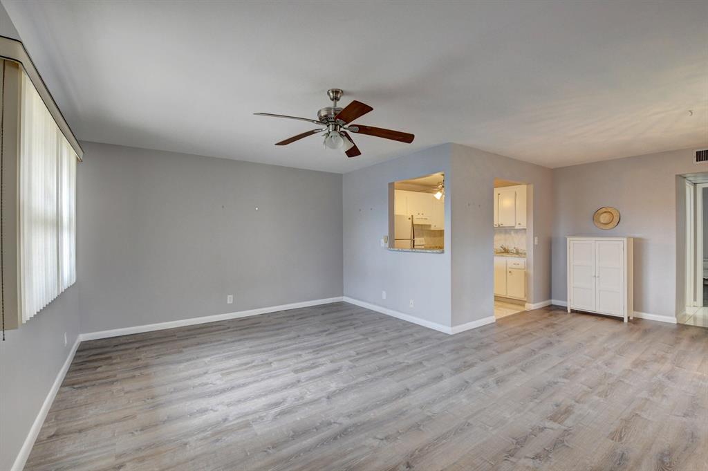 KINGS POINT SAXONY CONDOS - Residential