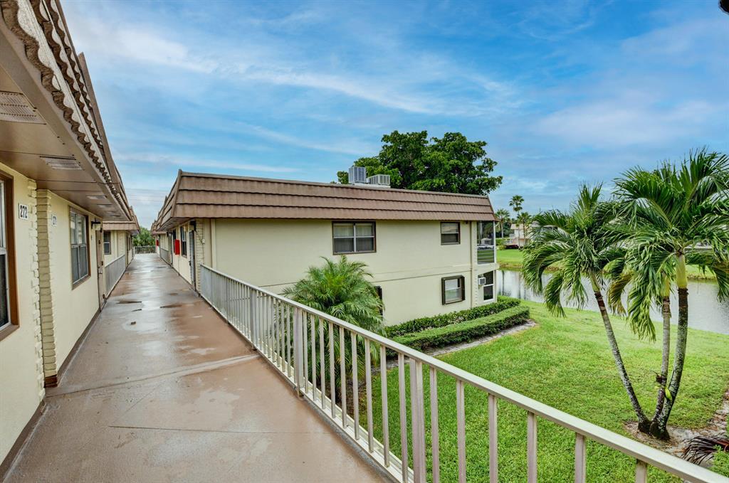 KINGS POINT SAXONY CONDOS - Residential