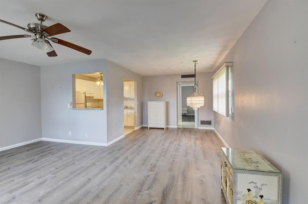 KINGS POINT SAXONY CONDOS - Residential