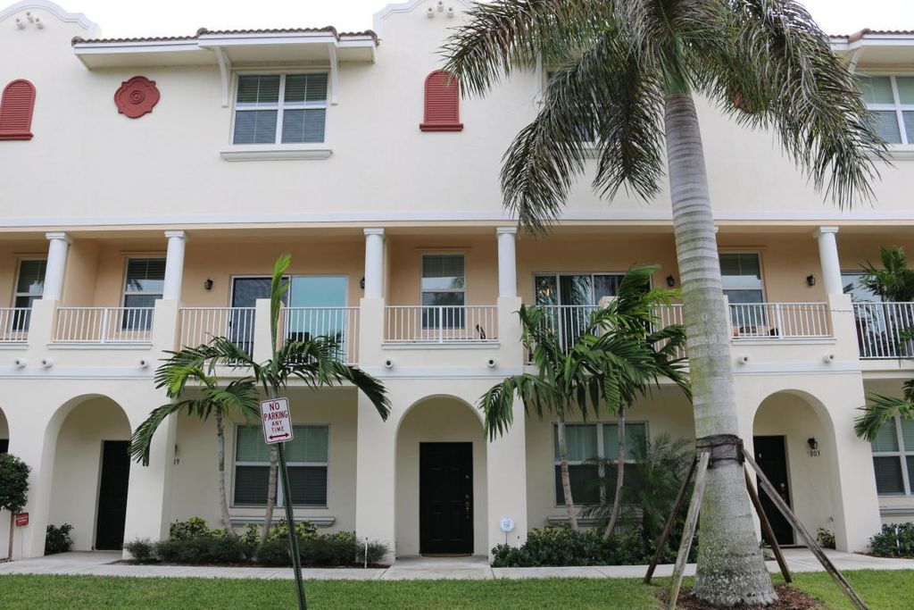 Photo of 1811 Via Granada, Boynton Beach, FL 33426 (MLS # R10949848)