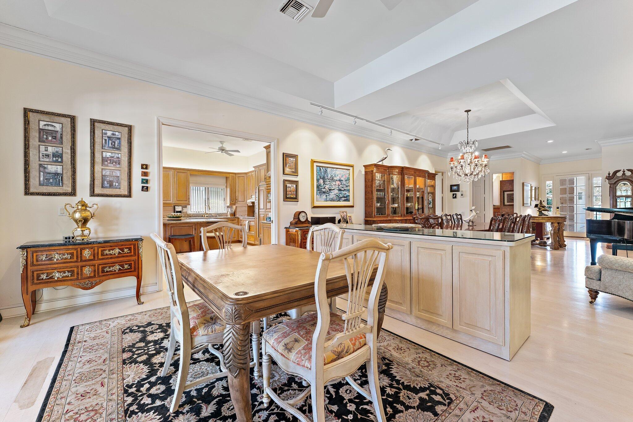 Jupiter Hills Village - Residential