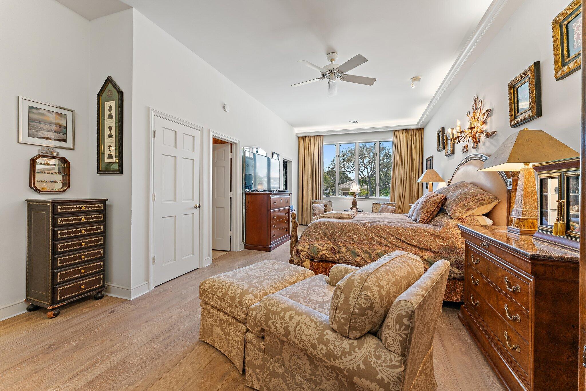 Jupiter Hills Village - Residential