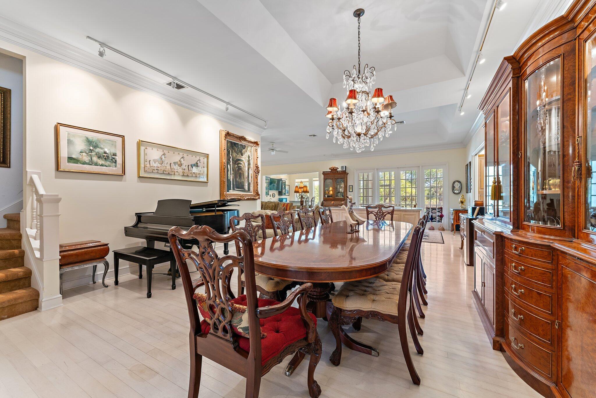 Jupiter Hills Village - Residential