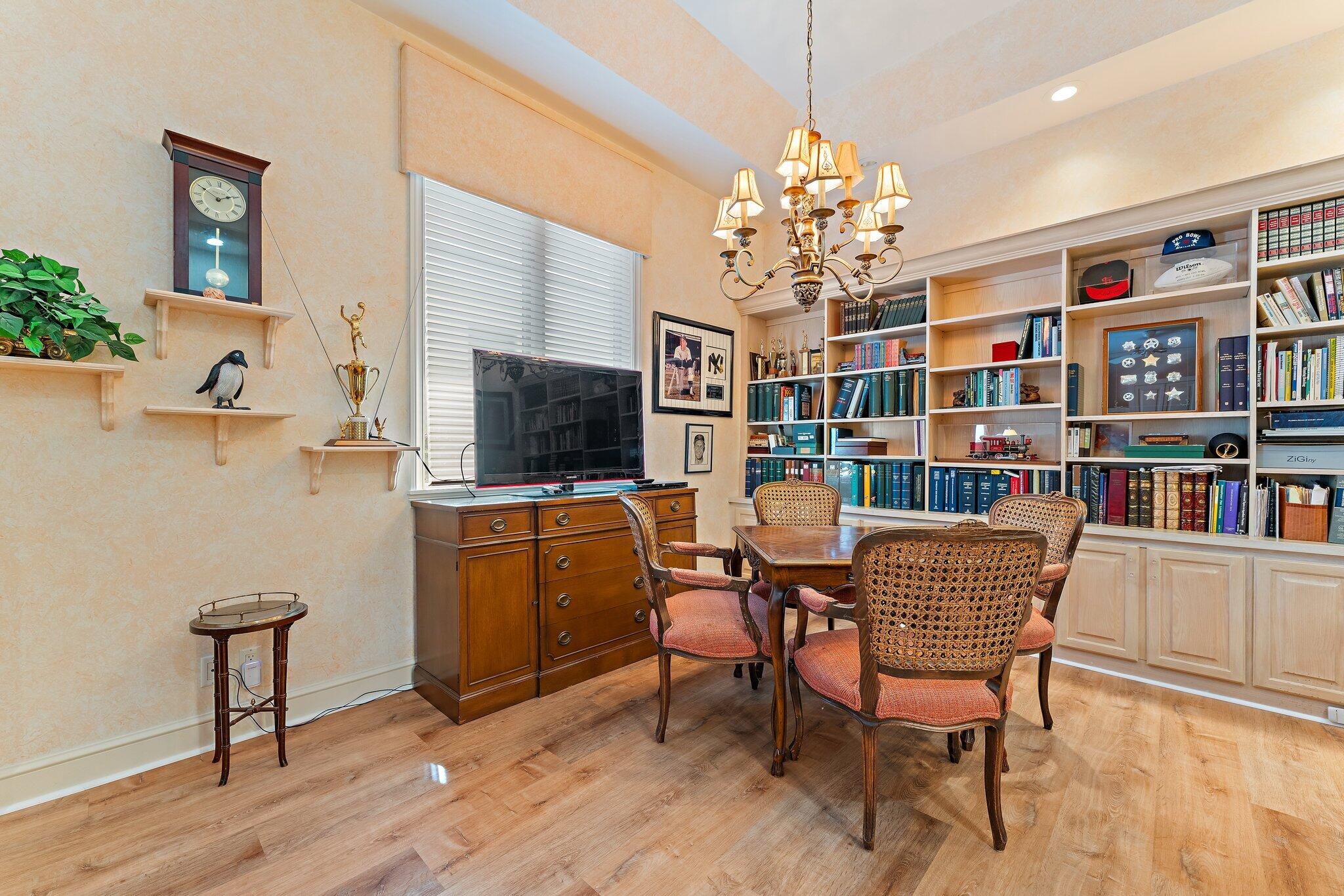 Jupiter Hills Village - Residential